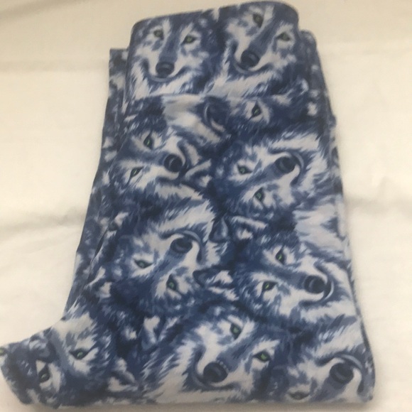 Lularoe one size wolves leggings - Picture 7 of 8
